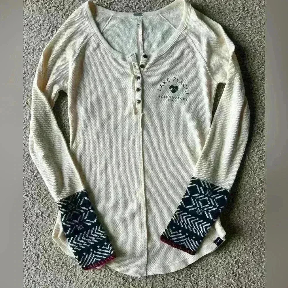 Lake Placid Adirondacks Cream Colored Waffle Knit Long Sleeve Shirt